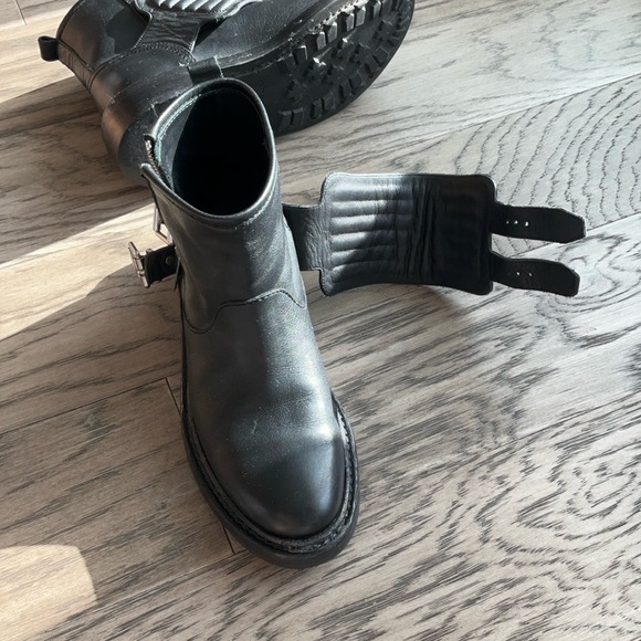 Burberry ankle boots size 35.5, US 5.5 - Picture 11 of 11